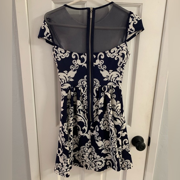 Women’s Cocktail Dress - Picture 4 of 4